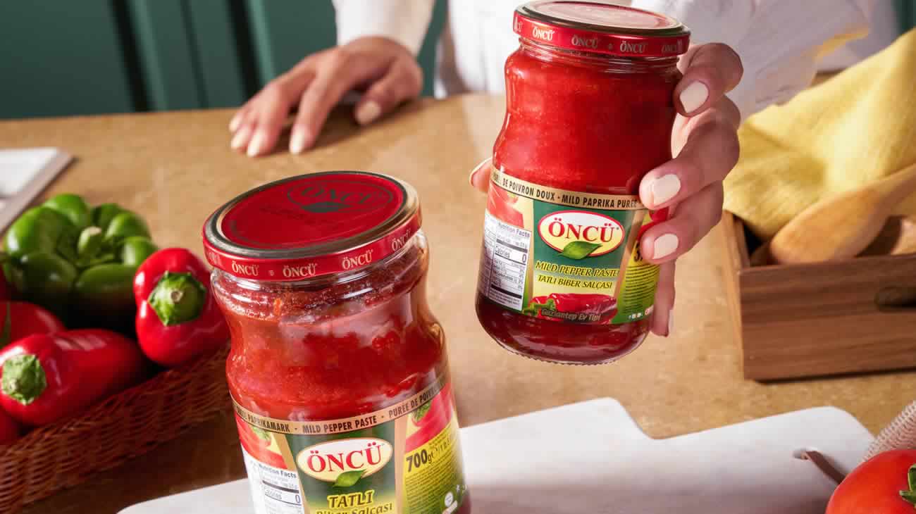 Öncü | Biber Salçası ile Sofranıza Lezzet Katın